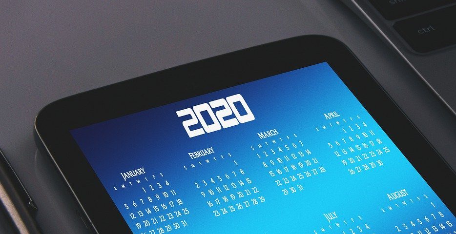 Tableta electrónica que muestra calendario con agenda de citas en ópticas en albacete